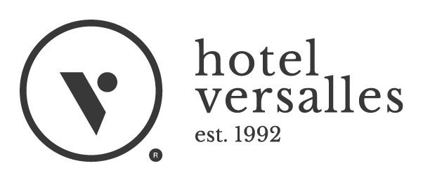 Logo del Hotel Versailles, hotel boutique en Villanueva, Casanare, Colombia.